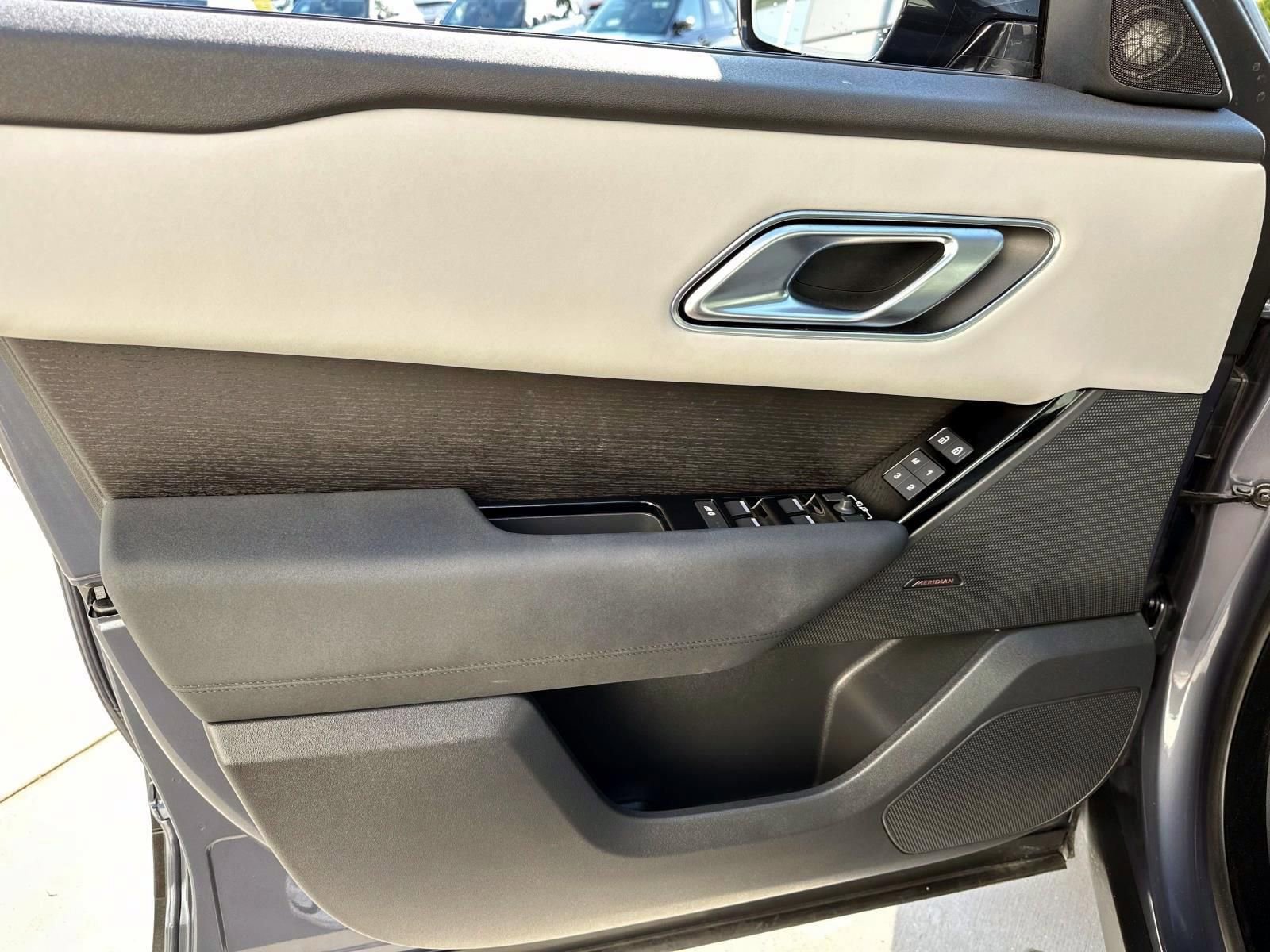 Used 2025 Land Rover Range Rover Velar S image 9