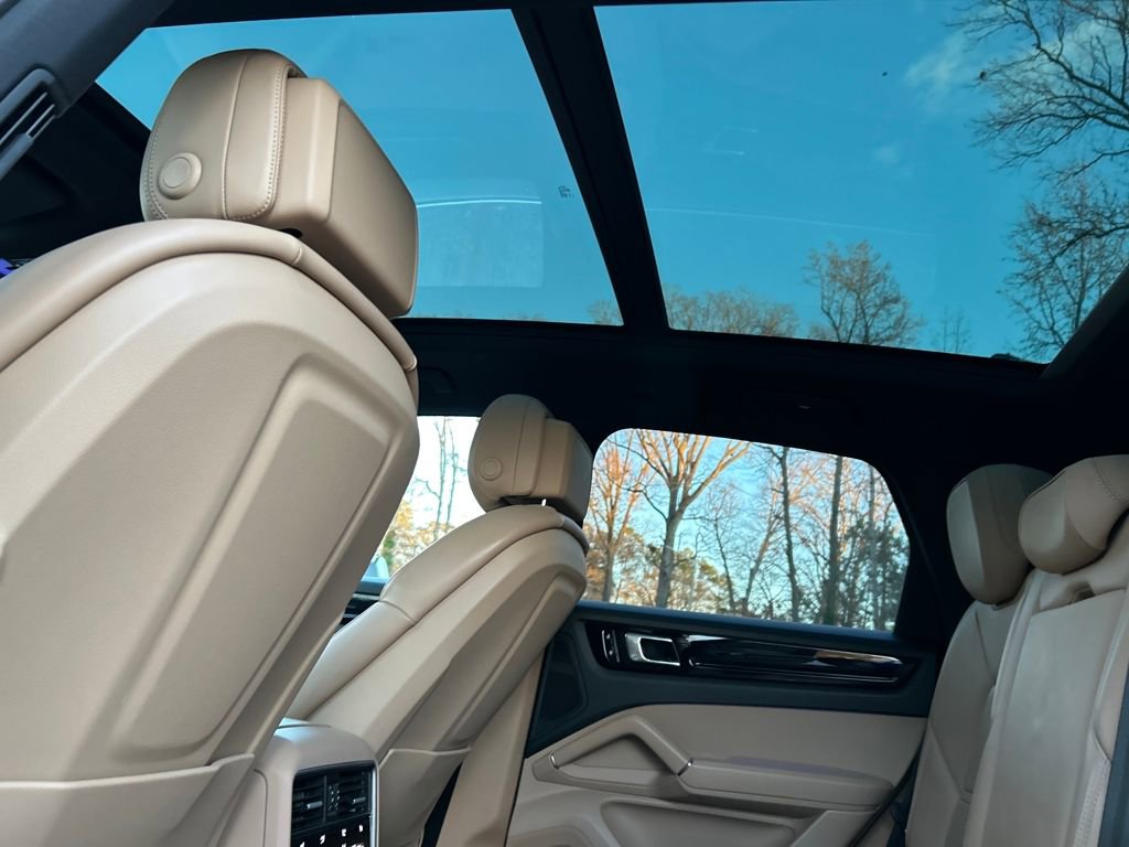 Used 2020 Porsche Cayenne image 27