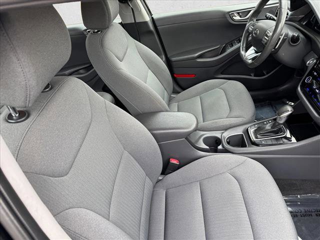 Used 2022 Hyundai Ioniq SE image 19