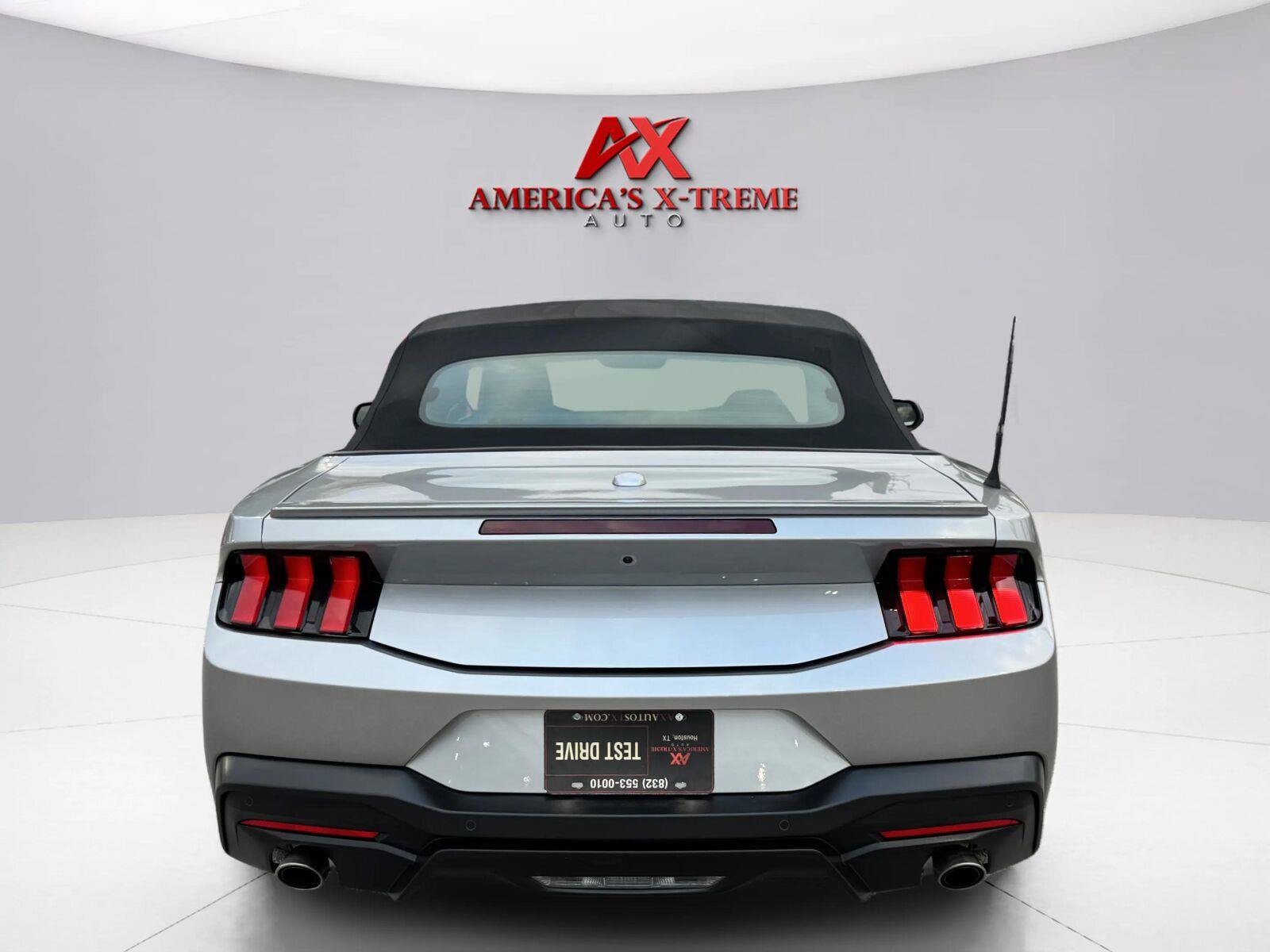 Used 2025 Ford Mustang Premium RWD image 5
