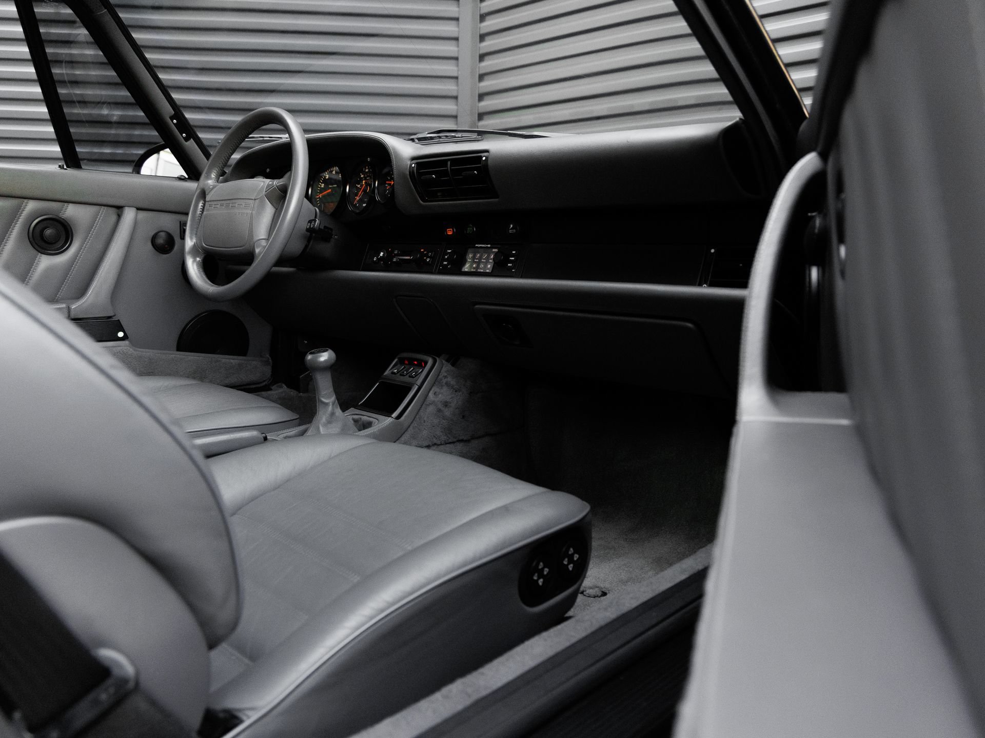 Used 1992 Porsche 911 Turbo RWD image 44
