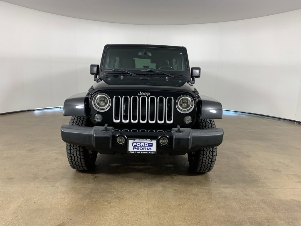 Used 2016 Jeep Wrangler Unlimited Sahara w/ Connectivity Group image 3