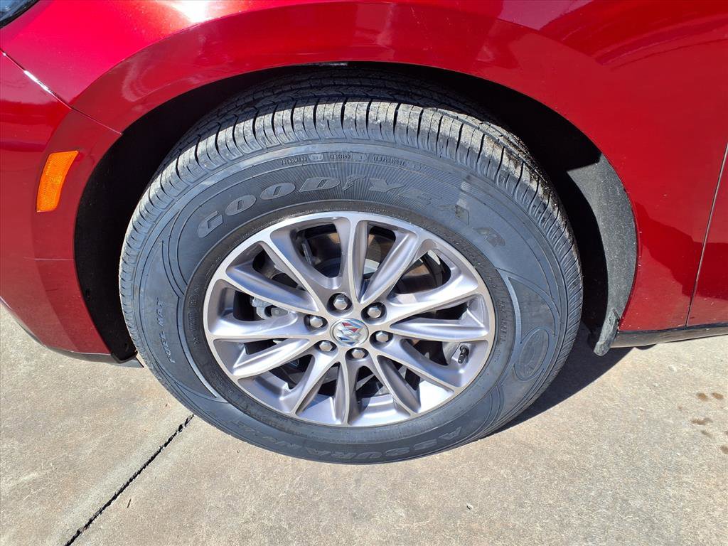 Used 2023 Buick Enclave Essence FWD image 19