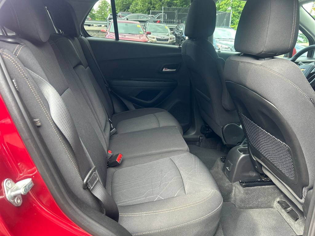 Used 2020 Chevrolet Trax LT AWD/4WD image 28