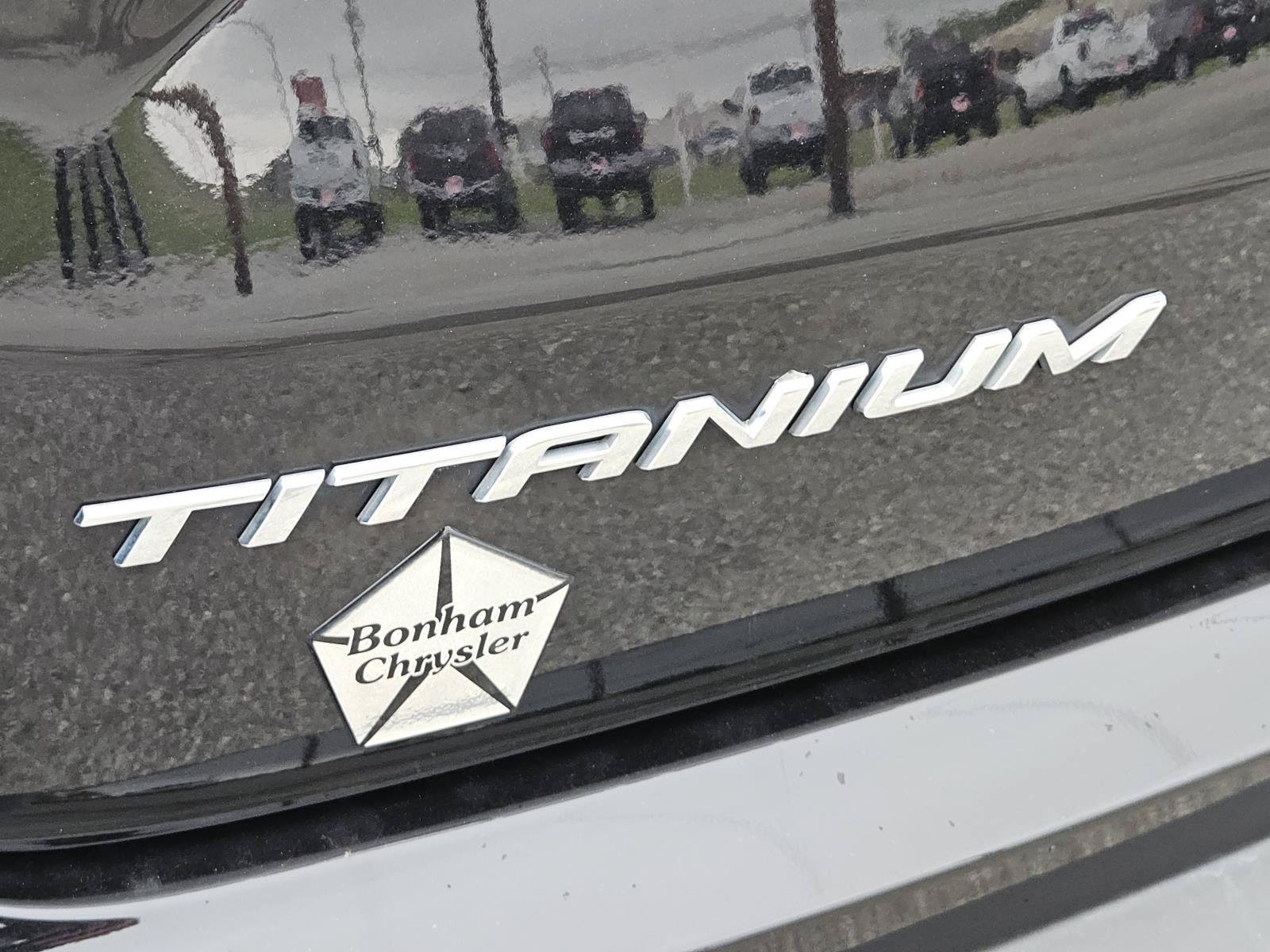 Used 2023 Ford Edge Titanium AWD/4WD image 8