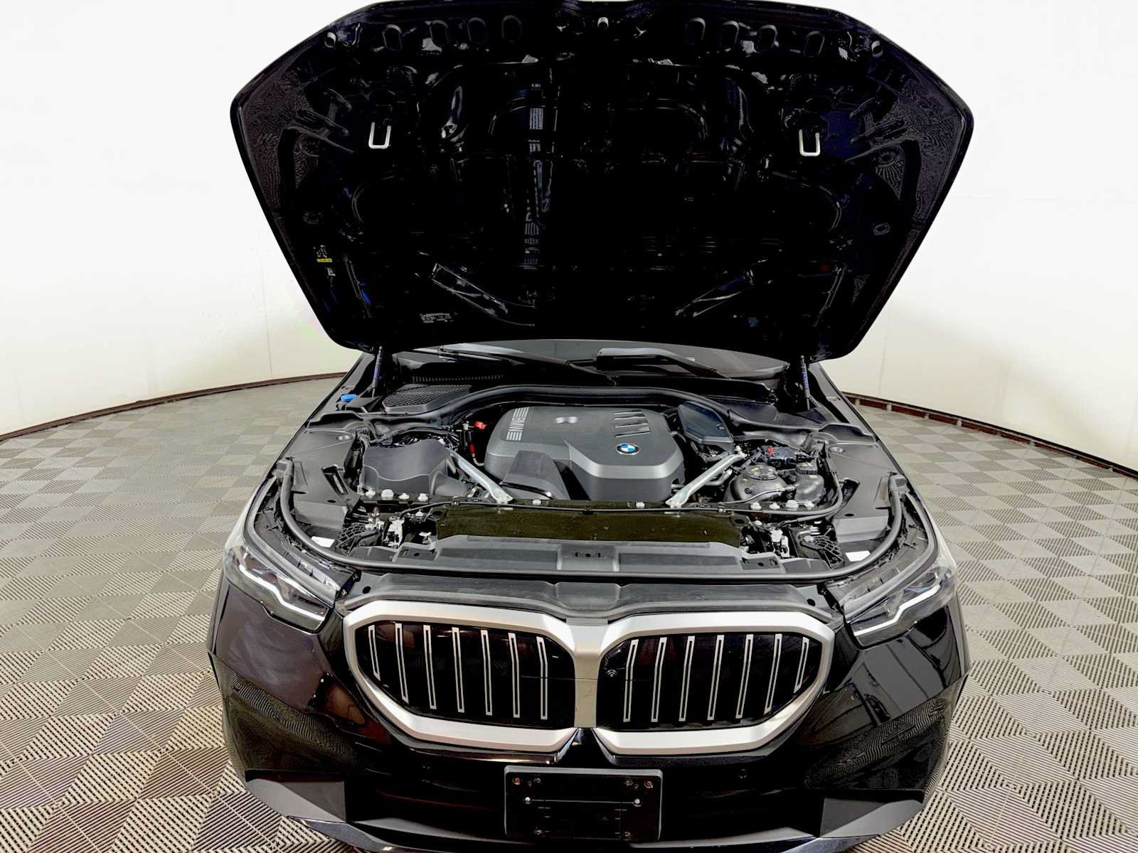 Used 2024 BMW 530i xDrive w/ Premium Package AWD/4WD image 31