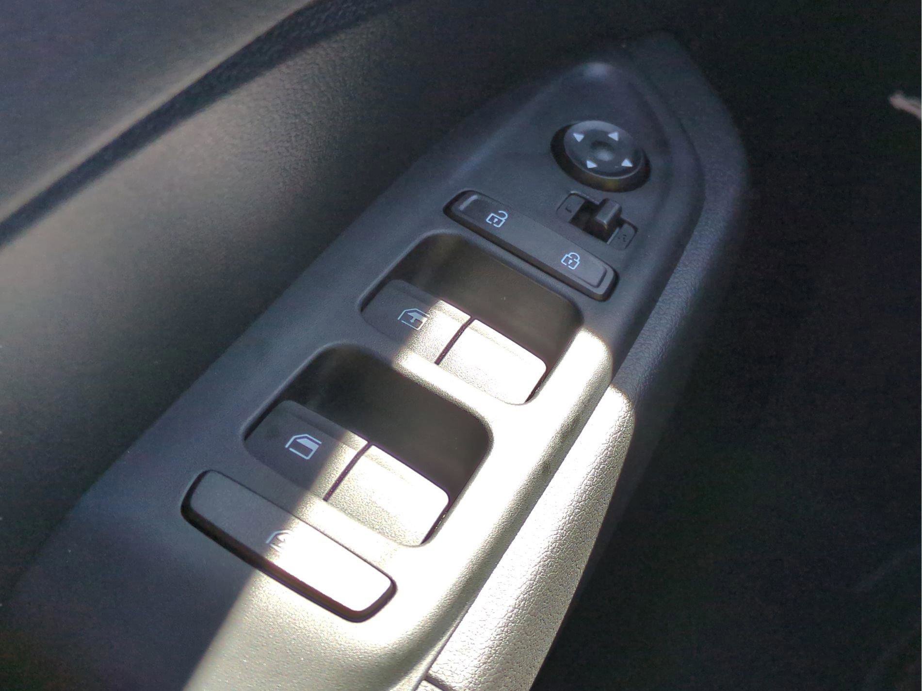 New 2026 Hyundai Venue SE FWD image 23