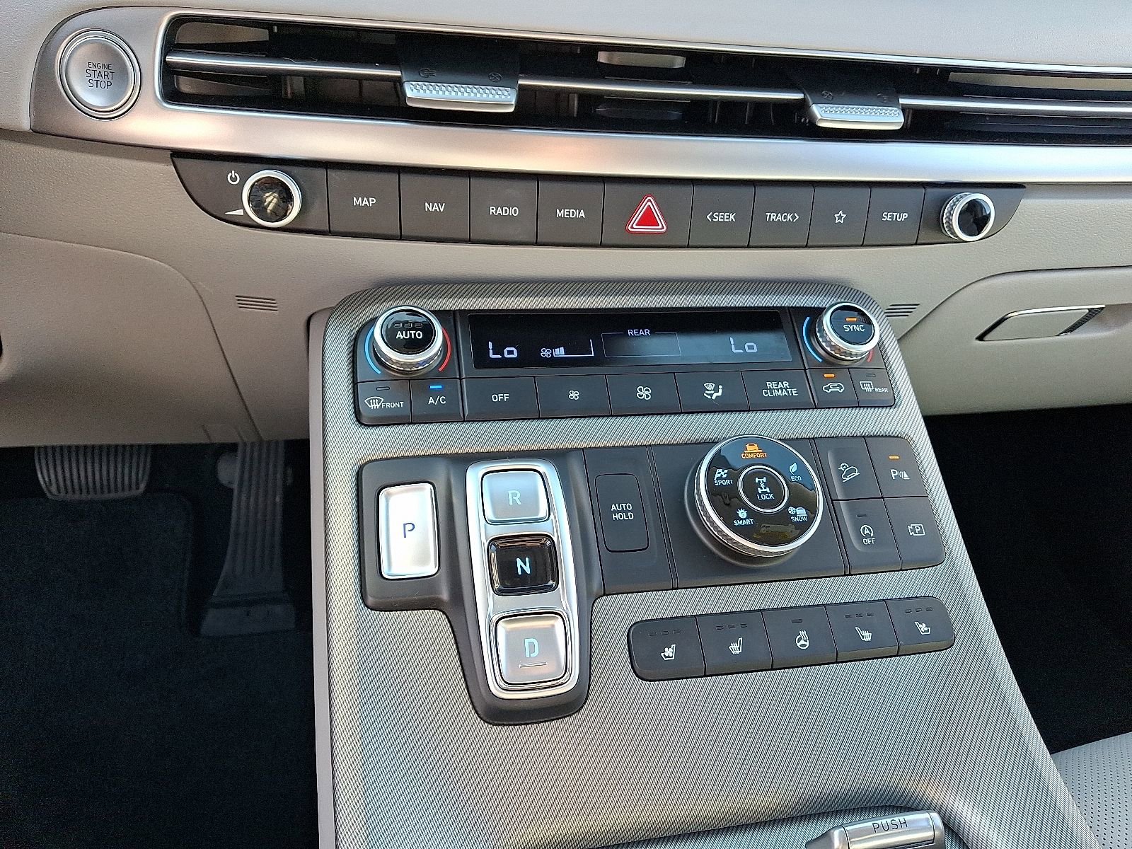 Used 2023 Hyundai Palisade SEL w/ Premium Package image 15