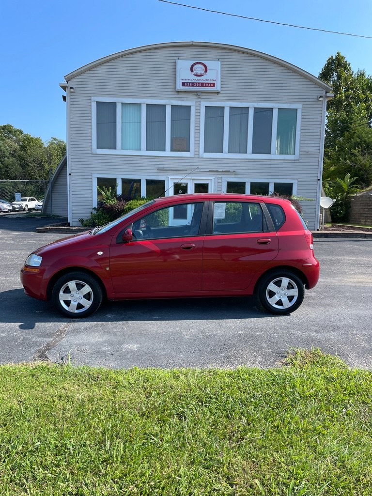 Used 2008 Chevrolet Aveo5 FWD image 2