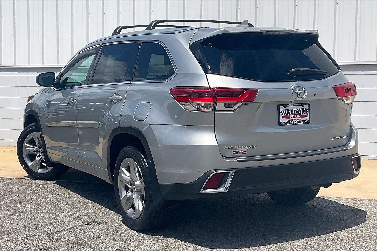 Used 2018 Toyota Highlander Limited AWD/4WD image 15