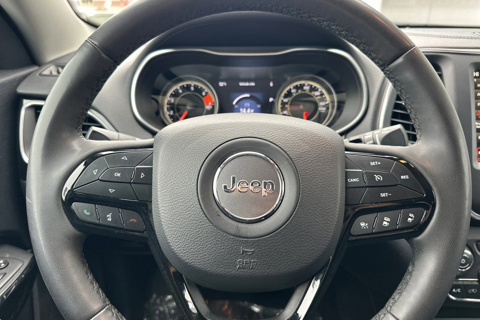 Used 2023 Jeep Cherokee Altitude Lux image 24