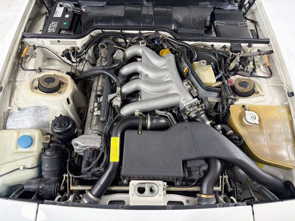 Used 1988 Porsche 944 Turbo RWD image 30