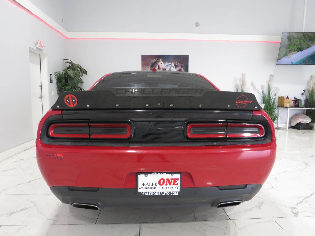 Used 2016 Dodge Challenger SXT Plus RWD image 4