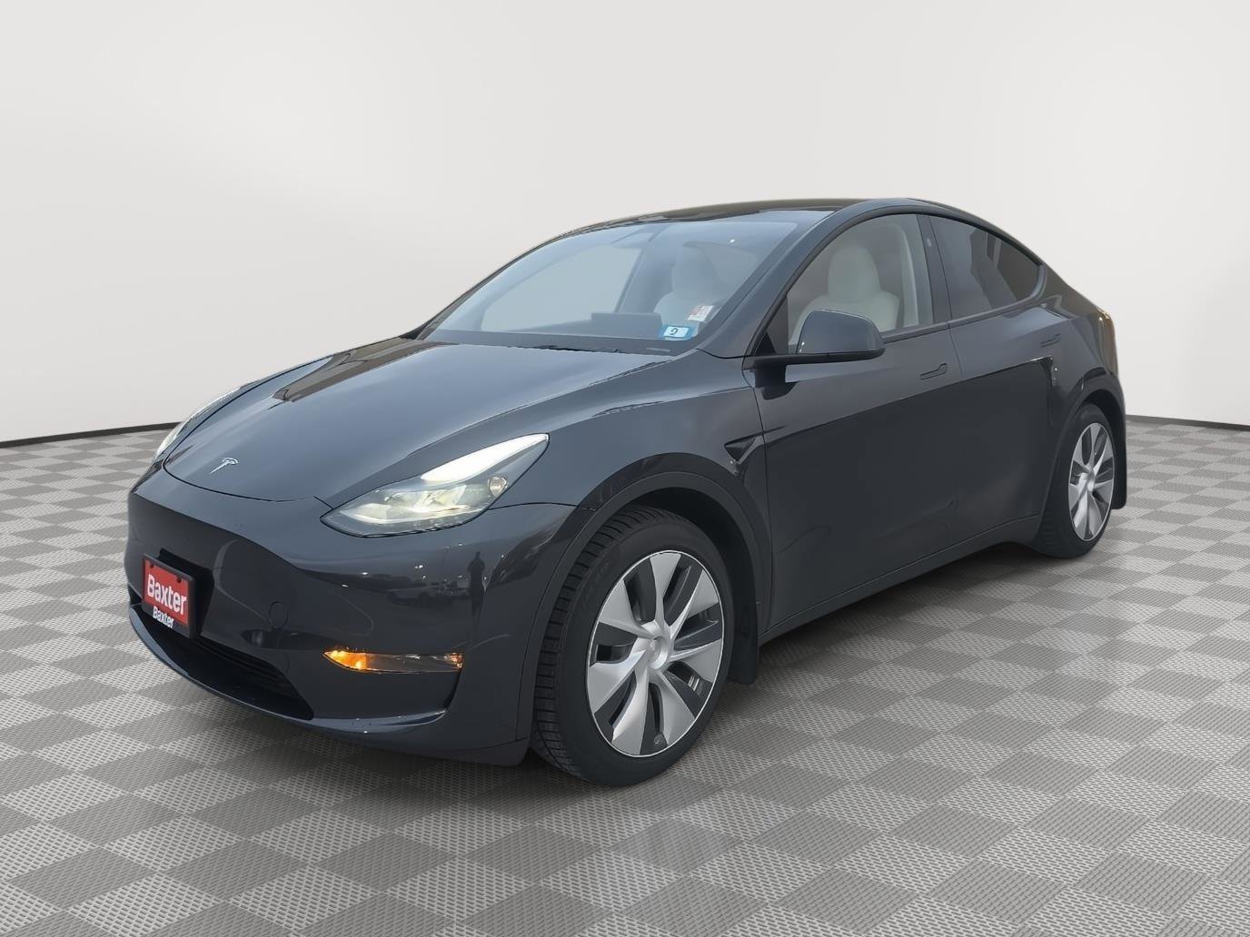 Used 2024 Tesla Model Y Long Range AWD/4WD image 3
