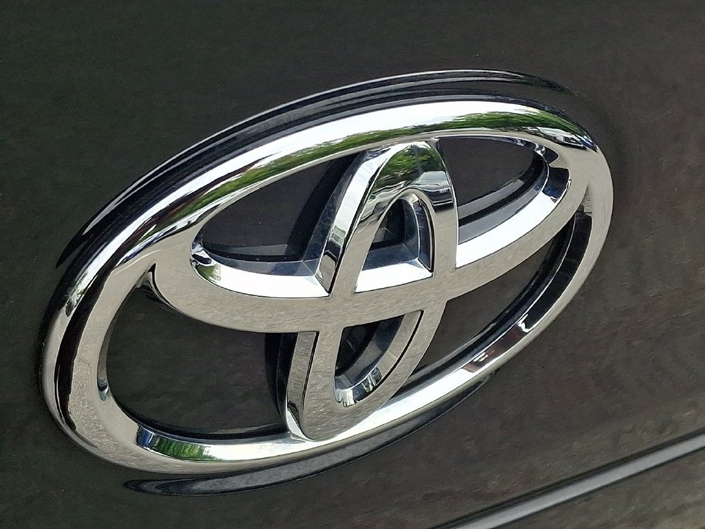 Used 2024 Toyota Corolla Cross LE w/ Moonroof Package AWD/4WD image 29