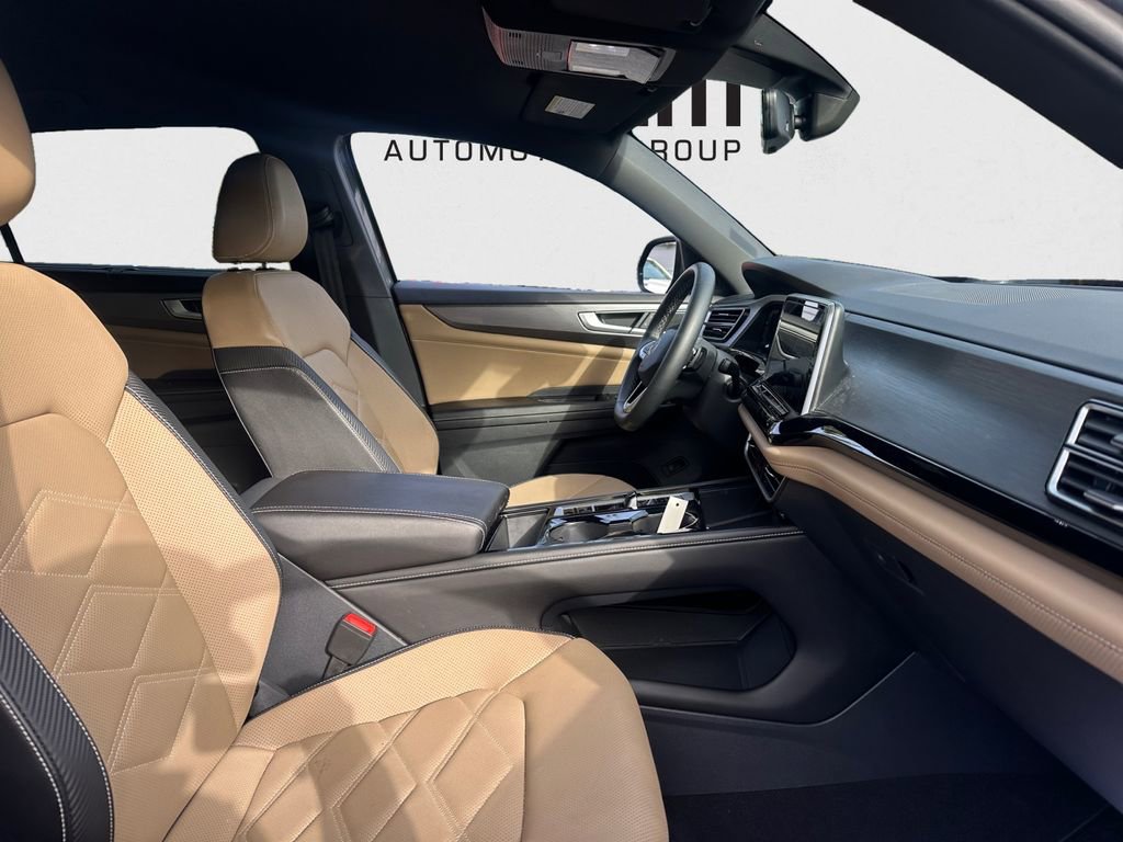 Used 2024 Volkswagen Atlas Cross Sport SE image 26