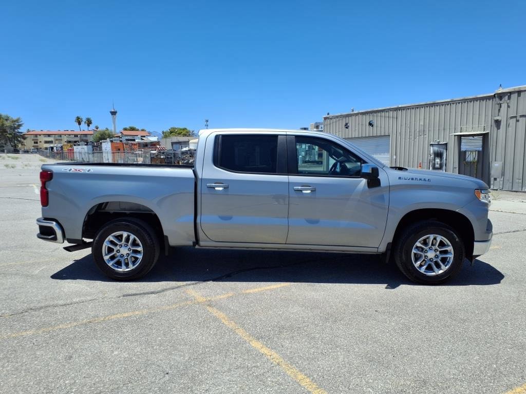 Used 2024 Chevrolet Silverado 1500 LT image 4