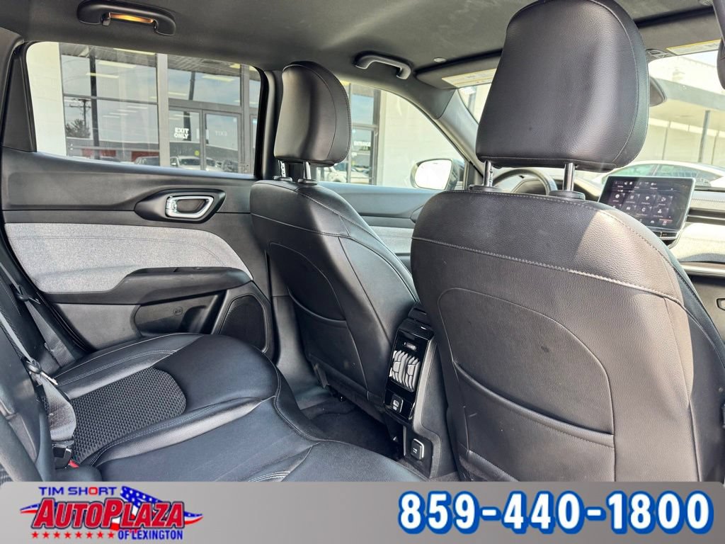 Used 2024 Jeep Compass Latitude AWD/4WD image 46