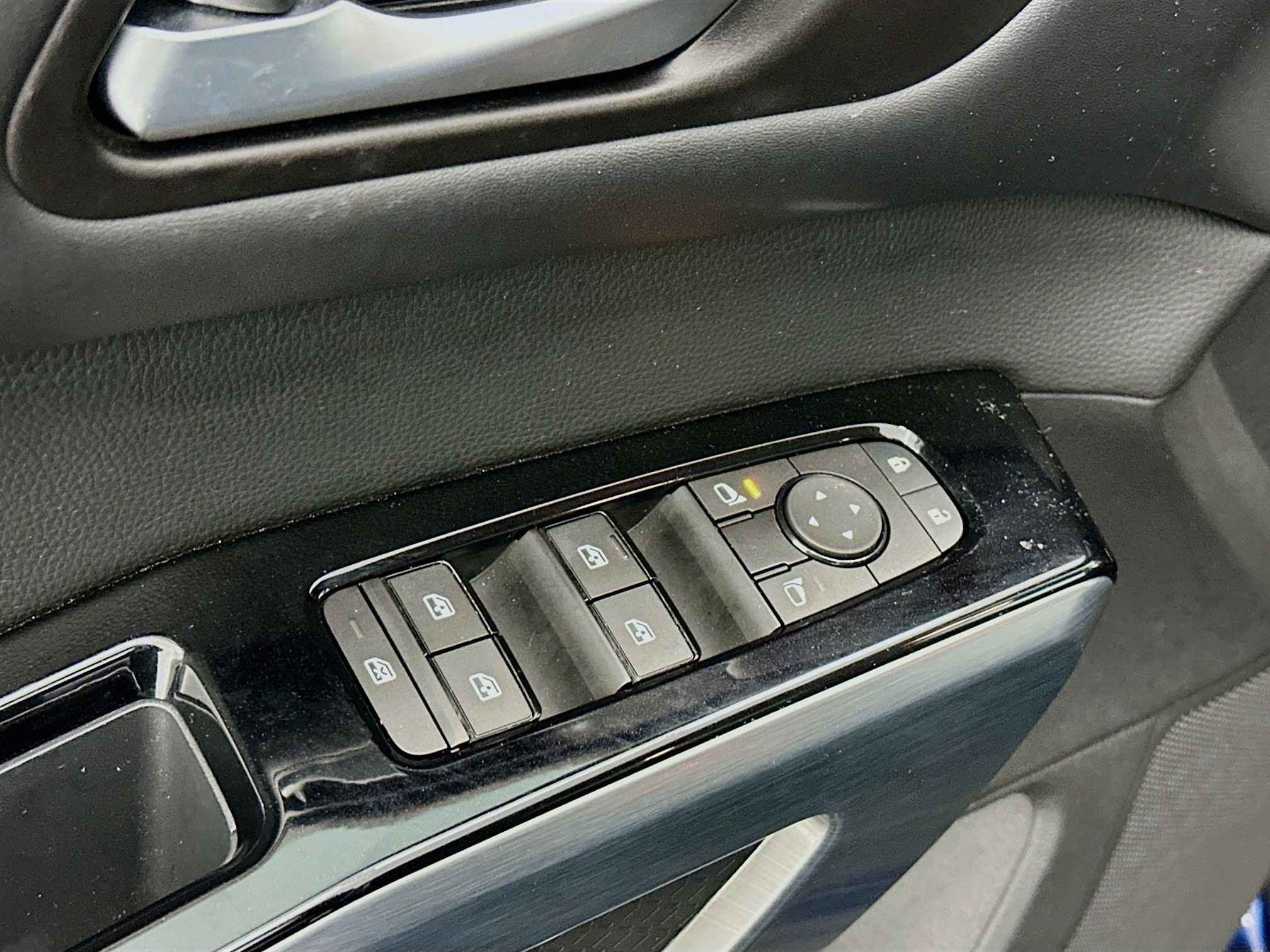 Used 2024 Nissan Pathfinder SL image 15