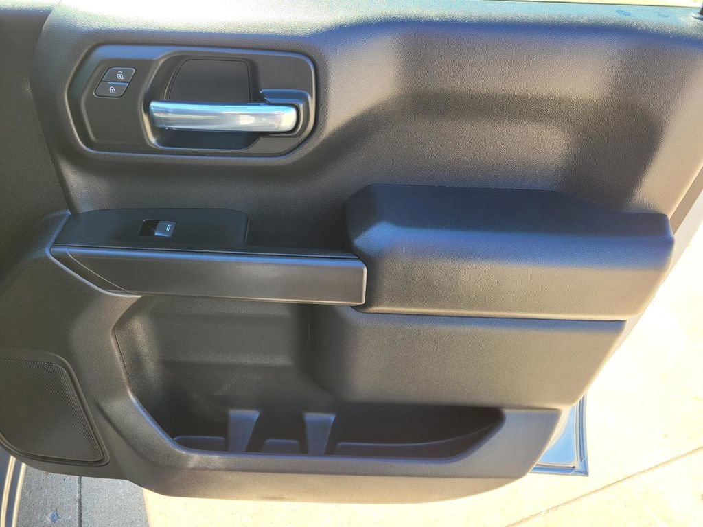 Used 2023 Chevrolet Silverado 1500 Custom image 7