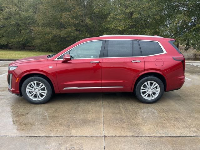New 2025 Cadillac XT6 Luxury image 2