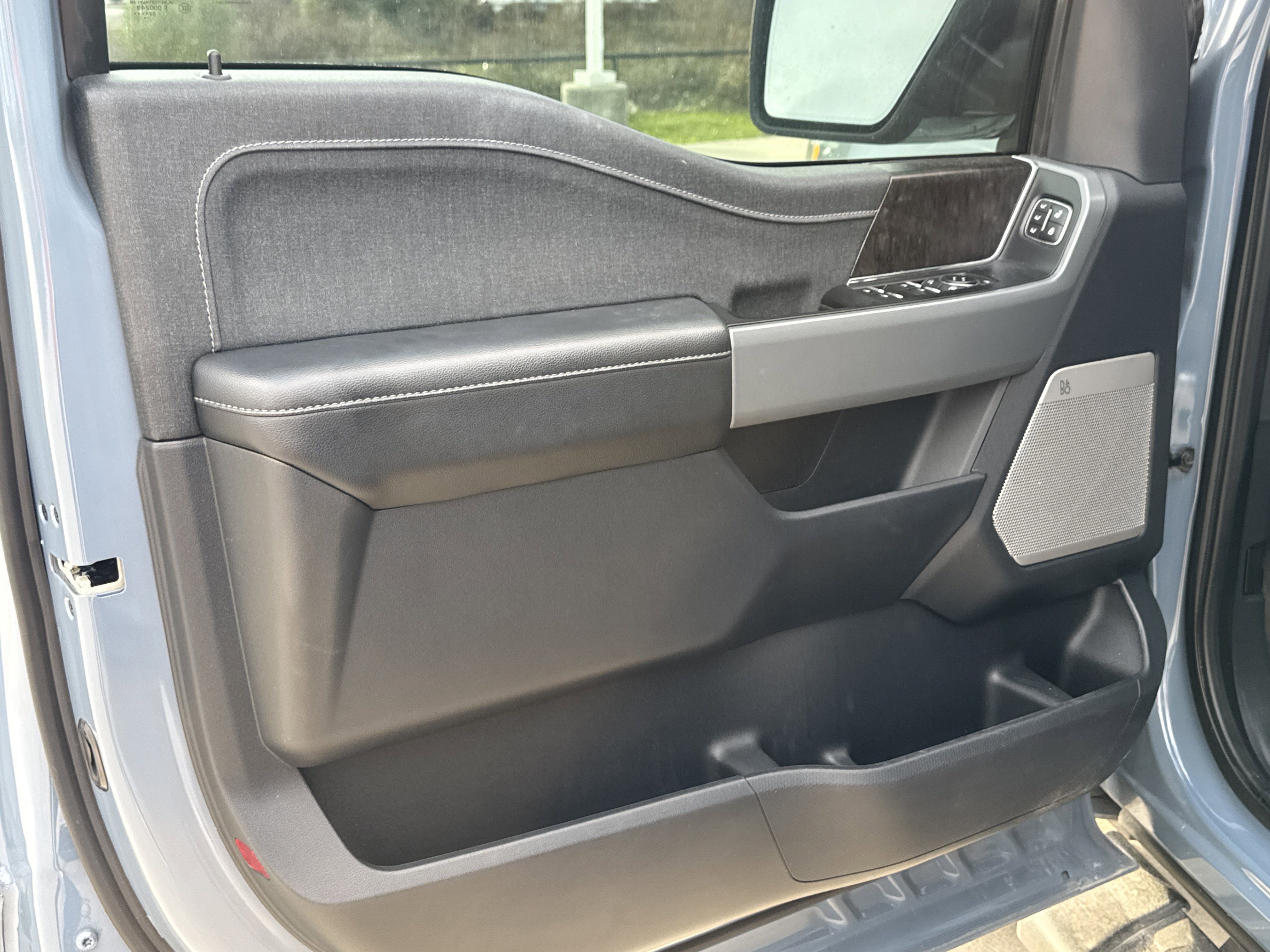 Used 2023 Ford F150 Lariat w/ Bed Utility Package image 3