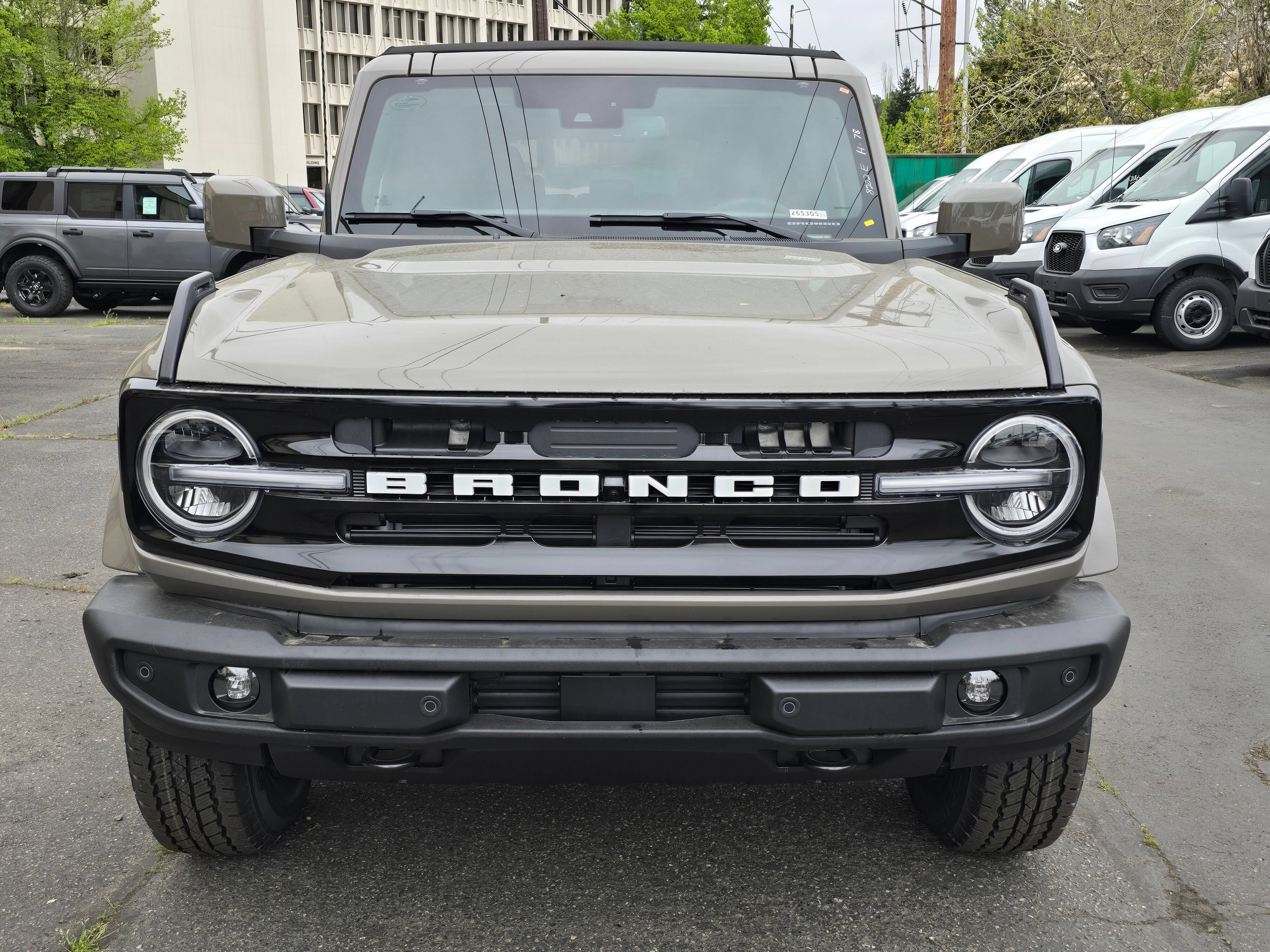 New 2026 Ford Bronco Outer Banks AWD/4WD image 8
