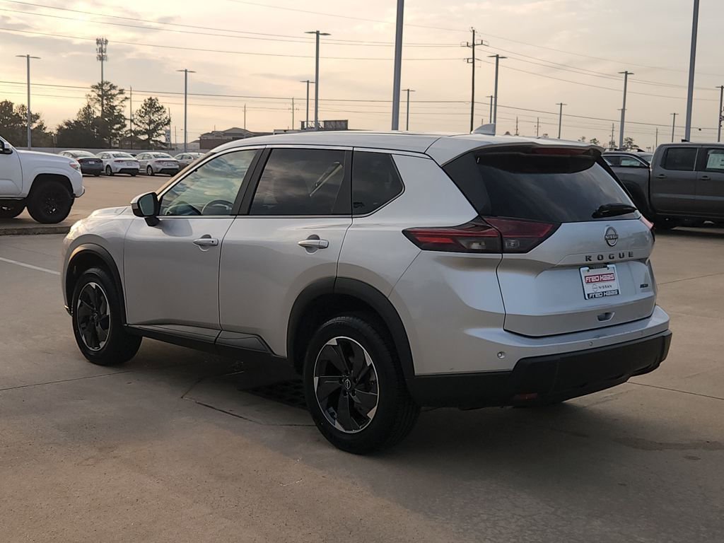 Used 2025 Nissan Rogue SV image 7