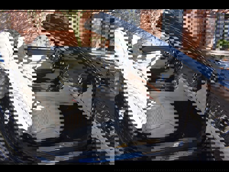 Used 2015 Mercedes-Benz SL 550 w/ Driver Assistance Package image 42