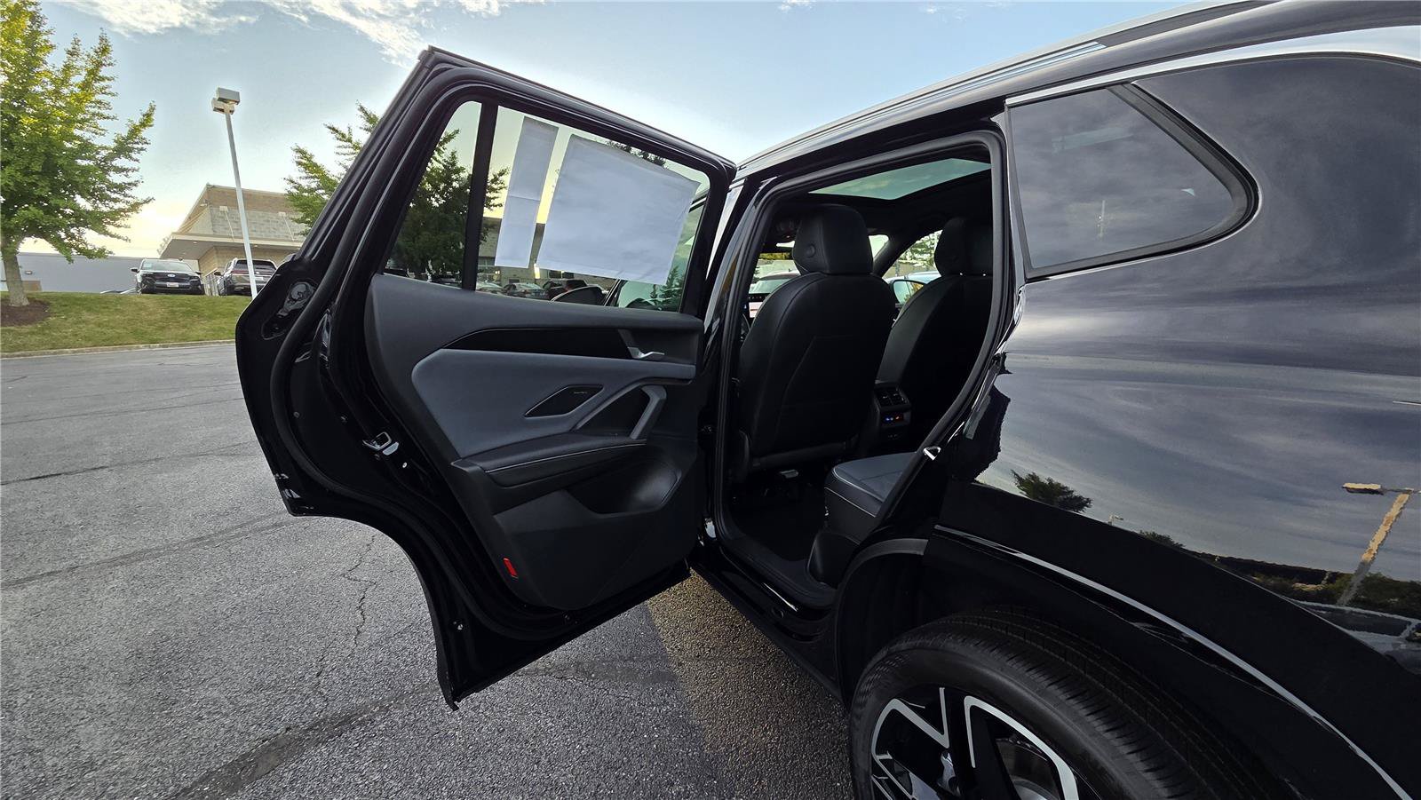 New 2026 Volkswagen Tiguan SEL R-Line AWD/4WD image 24