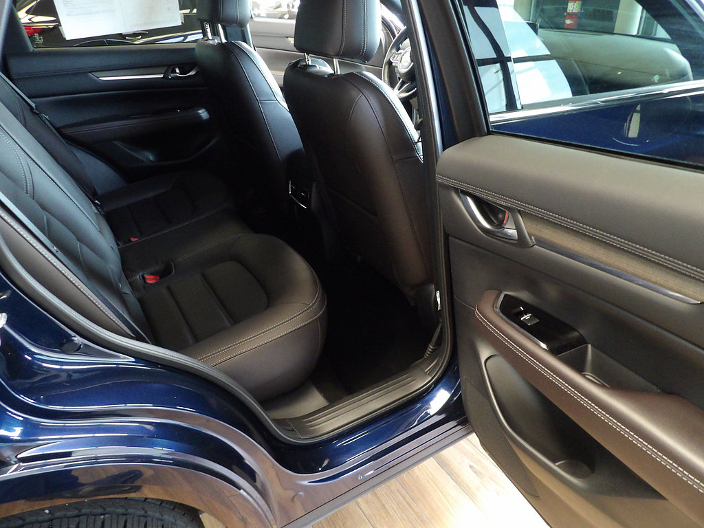 Certified 2025 MAZDA CX-5 Signature AWD/4WD image 13