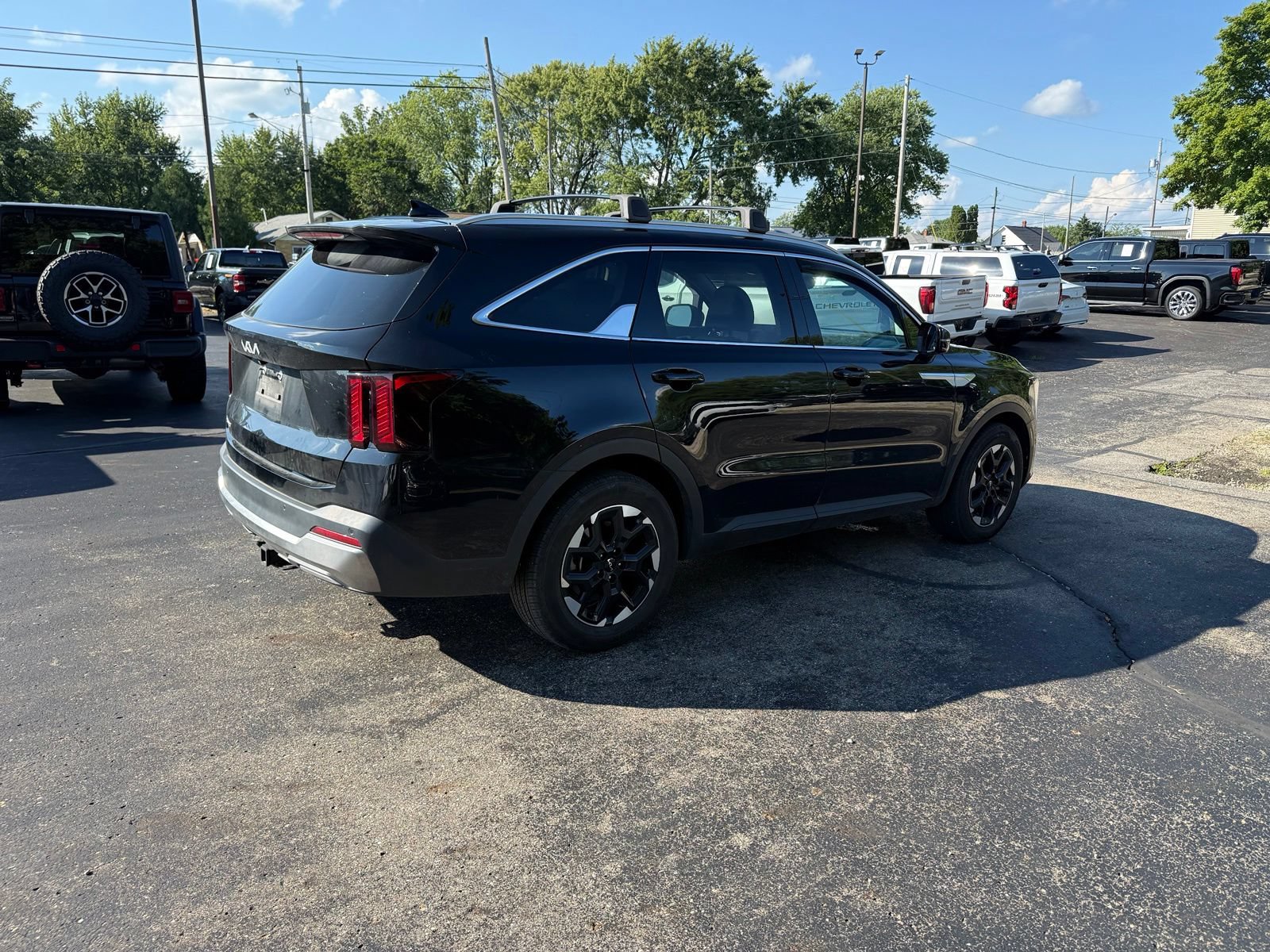 Used 2025 Kia Sorento S w/ Panoramic Sunroof Package FWD image 5