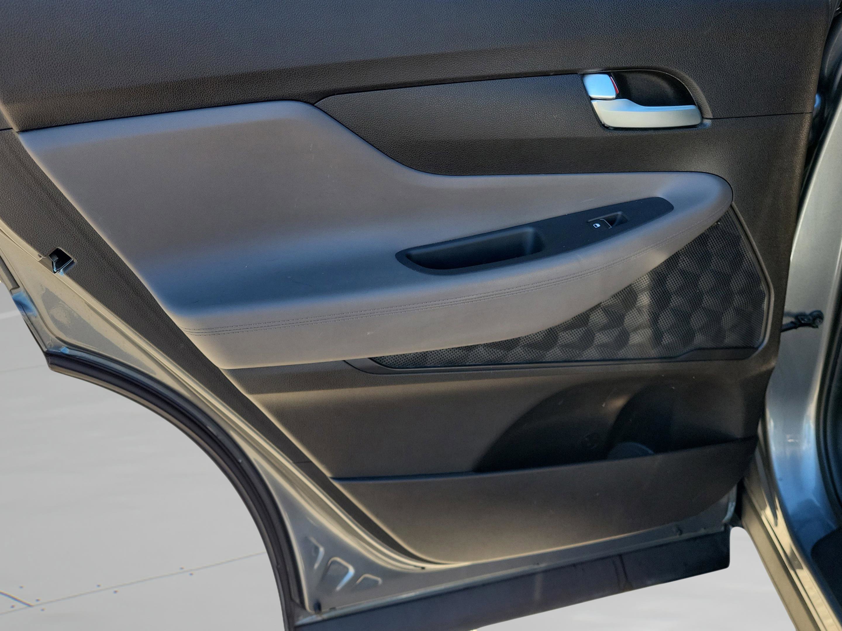 Used 2019 Hyundai Santa Fe SE image 10