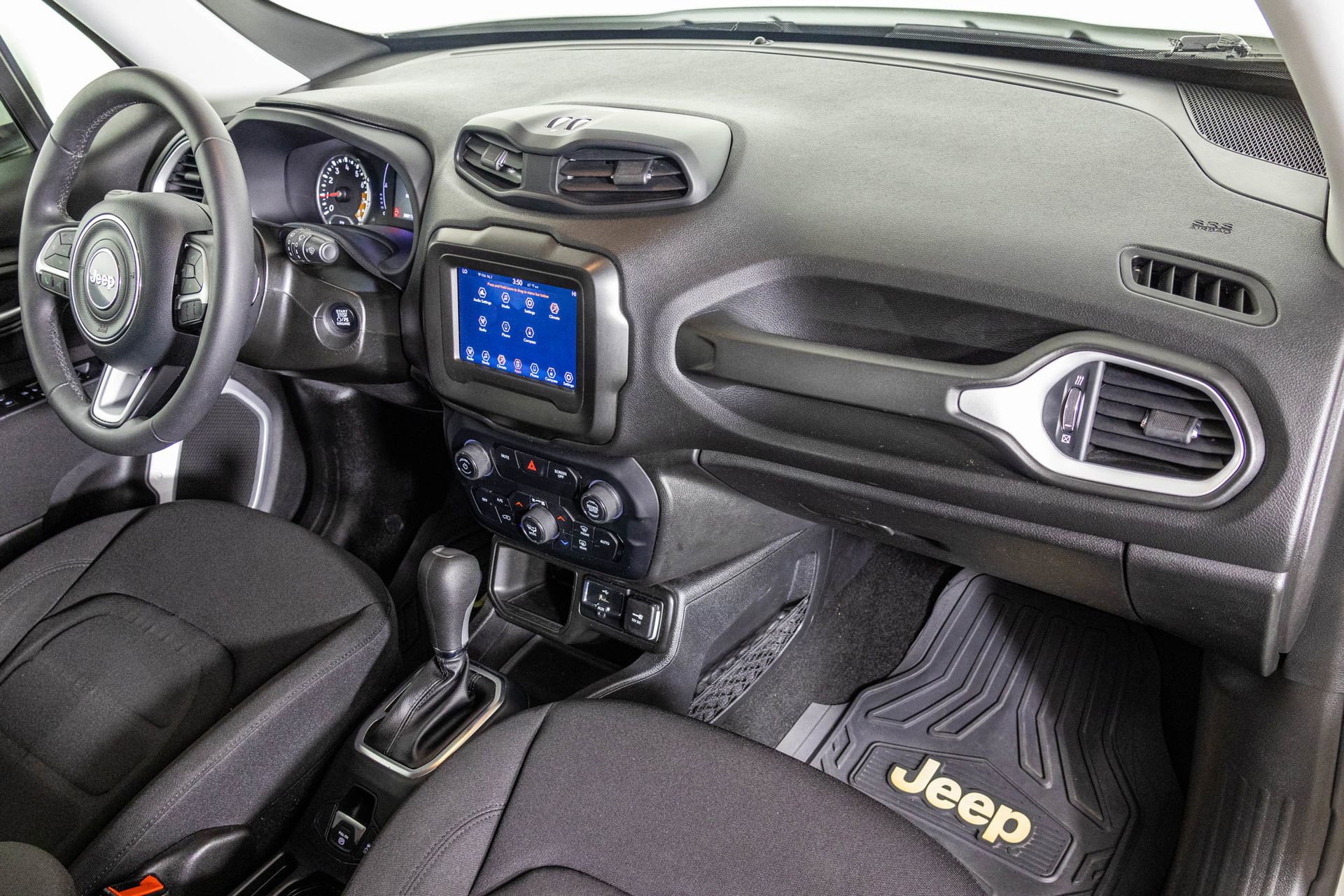 Used 2019 Jeep Renegade Latitude FWD image 43