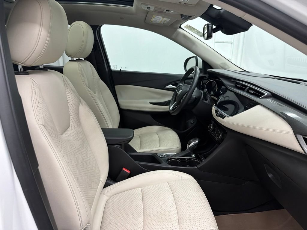 Used 2020 Buick Encore GX Essence w/ Experience Buick Package FWD image 32