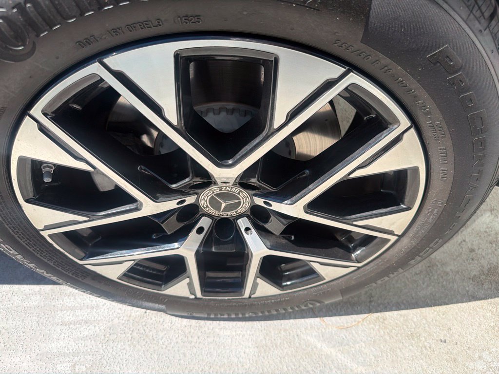 Used 2025 Mercedes-Benz GLC 350e 4MATIC w/ Driver Assistance Package image 5