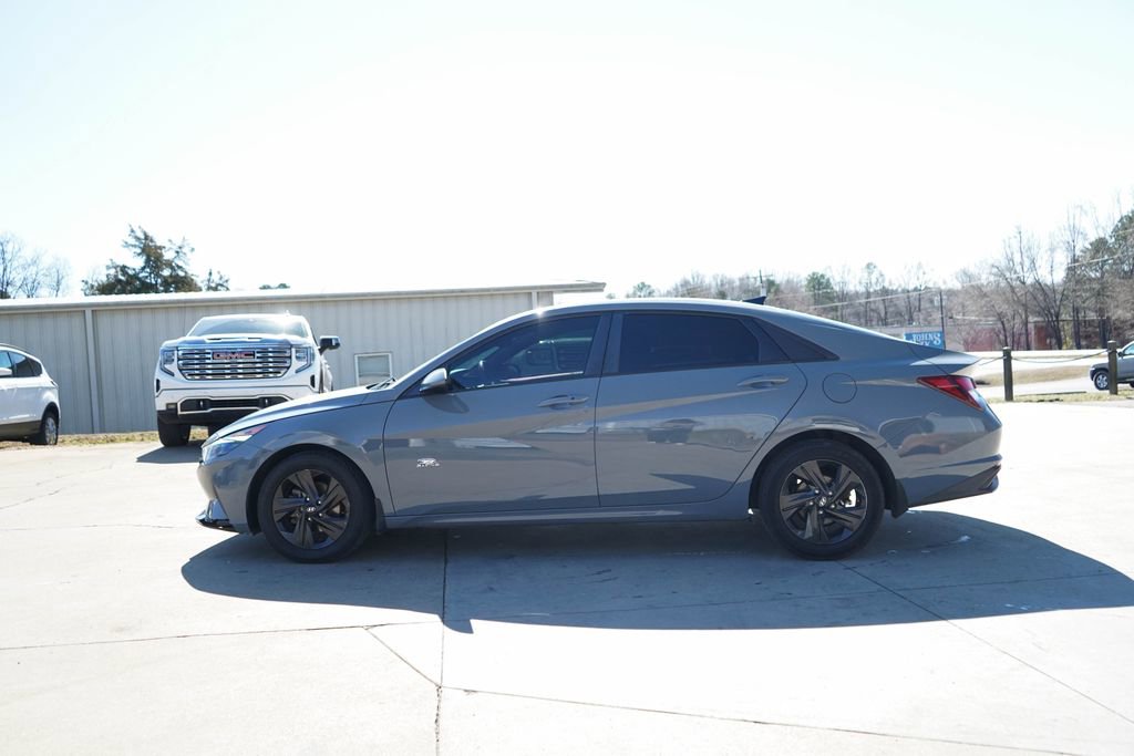 Used 2022 Hyundai Elantra SEL w/ Convenience Package image 17