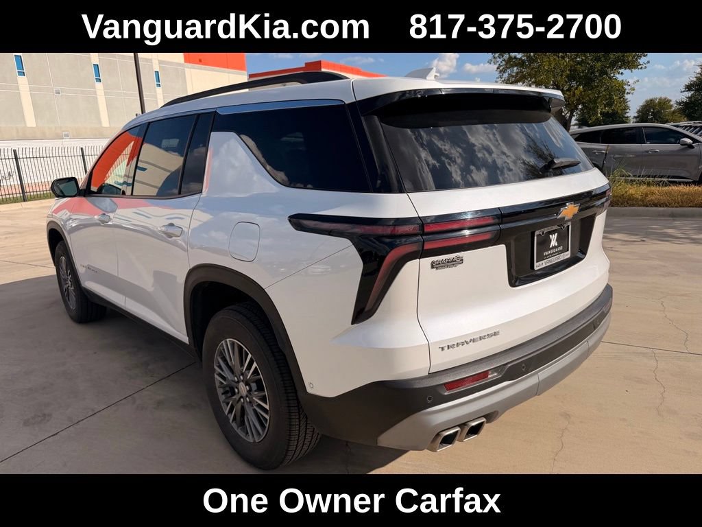 Used 2024 Chevrolet Traverse LT w/ Enhanced Driving Package FWD image 2