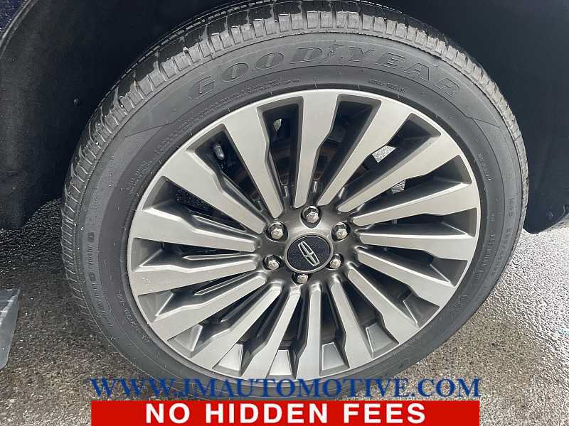 Used 2021 Lincoln Navigator Reserve w/ Luxury Package AWD/4WD image 2