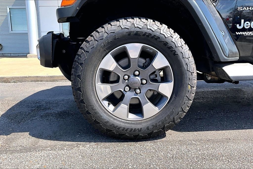 Used 2018 Jeep Wrangler Unlimited Sahara image 4