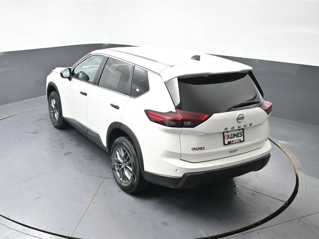 Used 2024 Nissan Rogue S FWD image 45