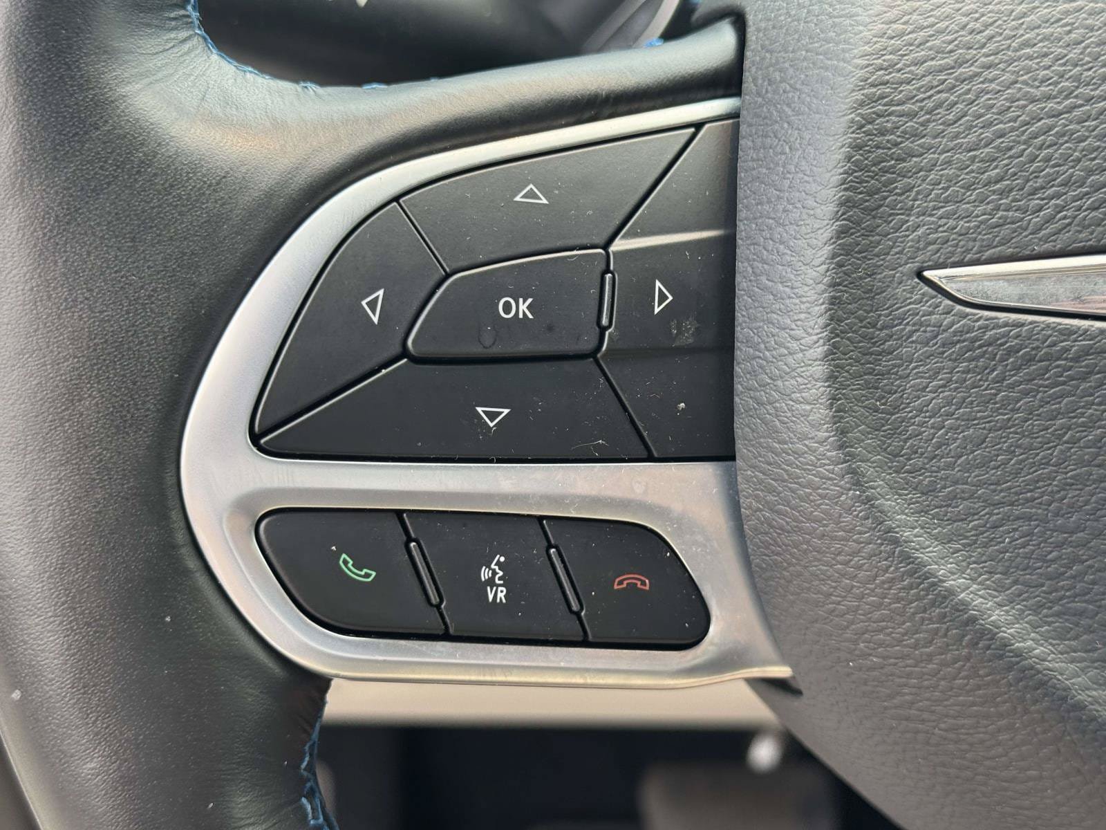 Used 2021 Chrysler Pacifica Touring-L FWD image 21