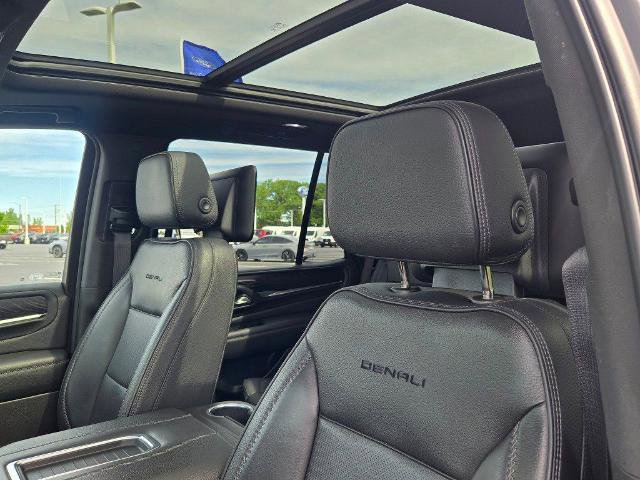 Used 2021 GMC Yukon Denali w/ Denali Premium Package AWD/4WD image 29