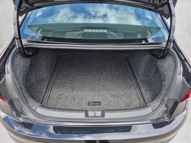 Used 2025 Volkswagen Jetta SE w/ Sunroof Package FWD image 6
