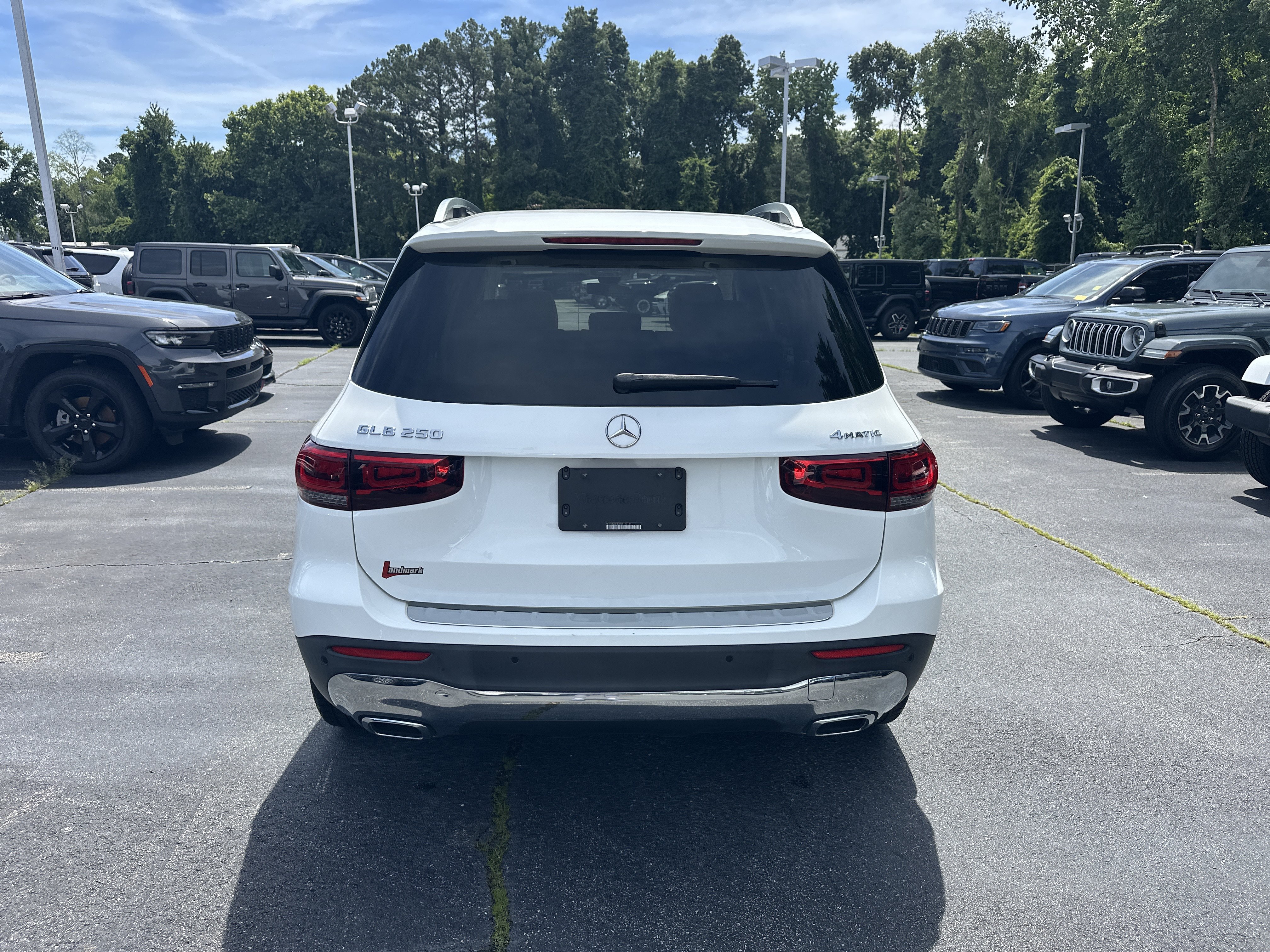 Used 2022 Mercedes-Benz GLB 250 4MATIC image 8