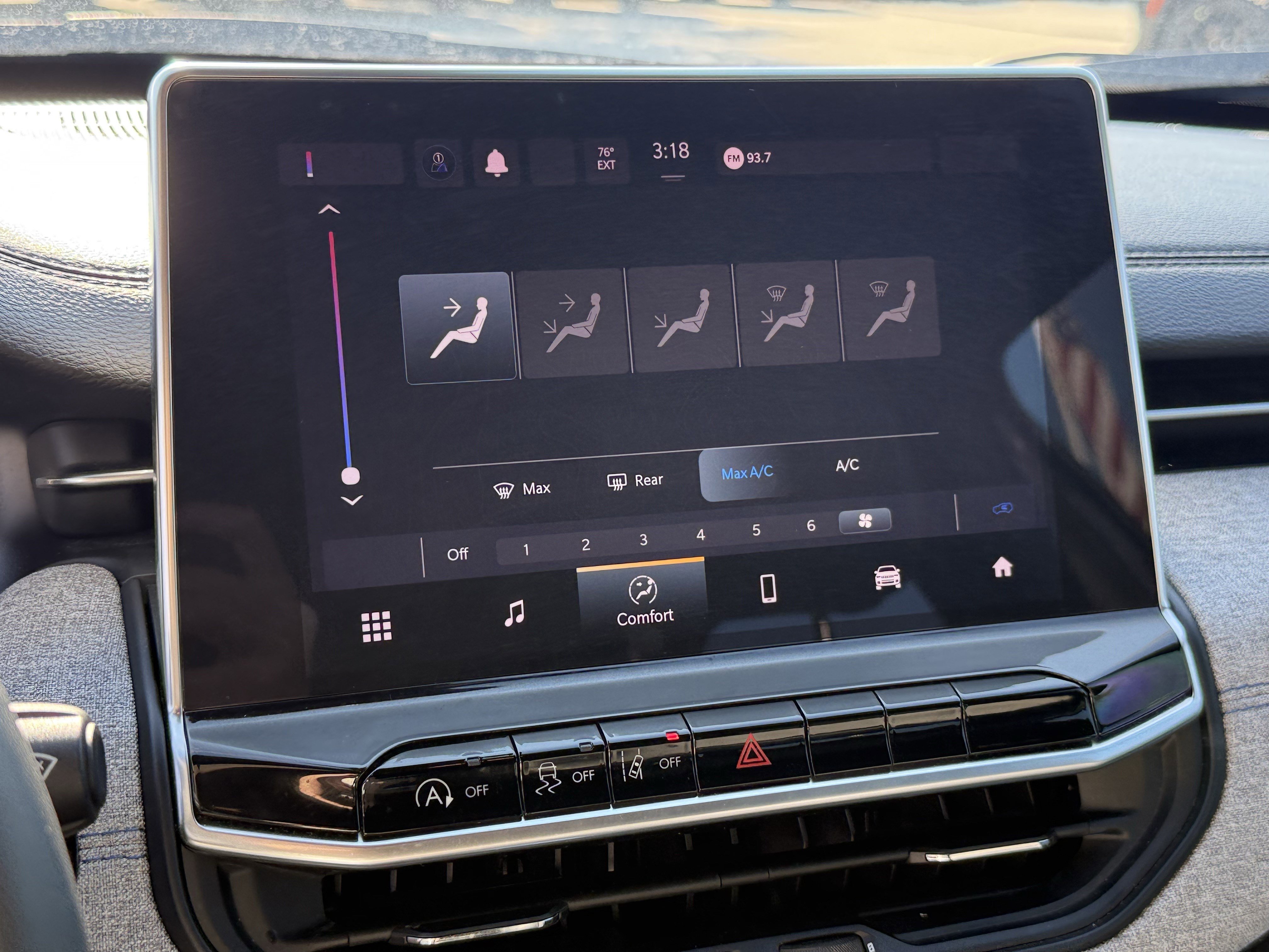 Used 2024 Jeep Compass Latitude image 19