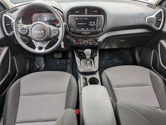 Used 2025 Kia Soul LX w/ LX Technology Package image 25
