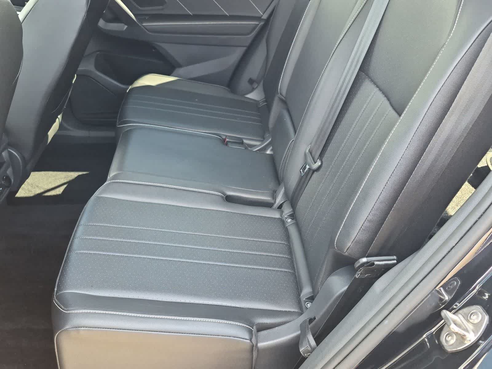 Used 2023 Volkswagen Tiguan SE AWD/4WD image 19