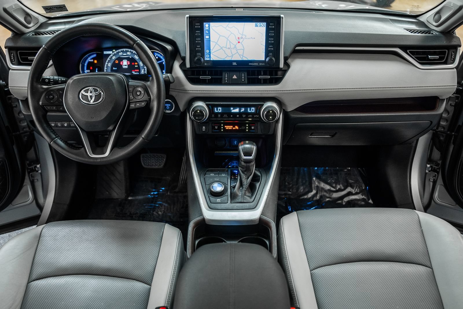Used 2020 Toyota RAV4 Limited AWD/4WD image 20
