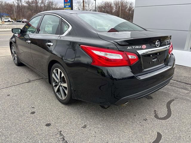 Used 2016 Nissan Altima 3.5 SR image 4